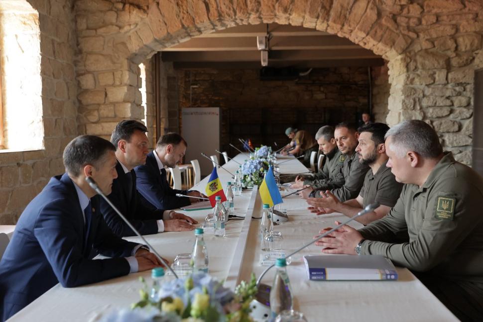 Summitul CPE 2023 de la Bulboaca | Klaus Iohannis şi Volodimir Zelenski, declaraţie comună cu privire la integrarea euroatlantică a Ucrainei 837568