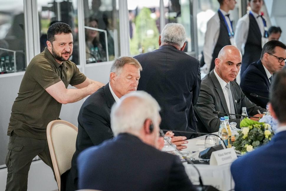 Summitul CPE 2023 de la Bulboaca | Klaus Iohannis şi Volodimir Zelenski, declaraţie comună cu privire la integrarea euroatlantică a Ucrainei 837645