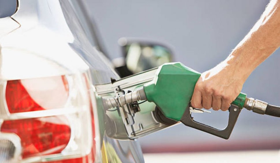 Benzina înregistrează o scădere ușoară. Preţul carburanţilor în România, astăzi, 1 iunie 2023
