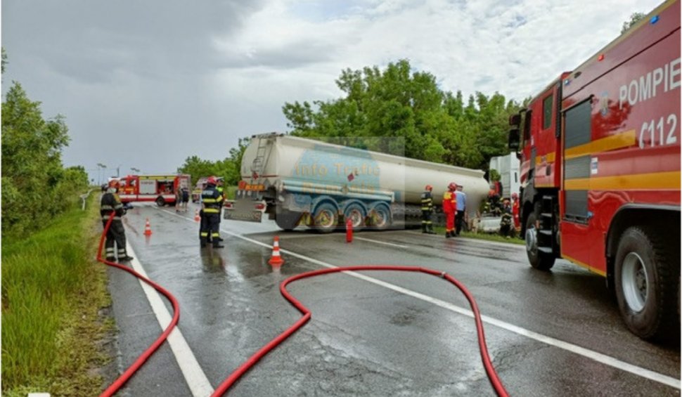 O cisternă înmatriculată în Ucraina a derapat în Suceava | Trafic oprit pe ambele sensuri, pe DN2, la ieşire din Fălticeni
