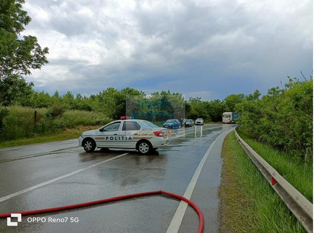 O cisternă înmatriculată în Ucraina a derapat în Suceava | Trafic oprit pe ambele sensuri, pe DN2, la ieşire din Fălticeni 837814