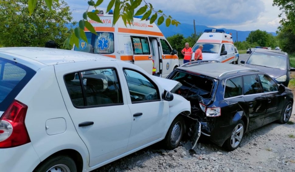 Accident mortal cu trei mașini implicate pe DN 66, în Hunedoara