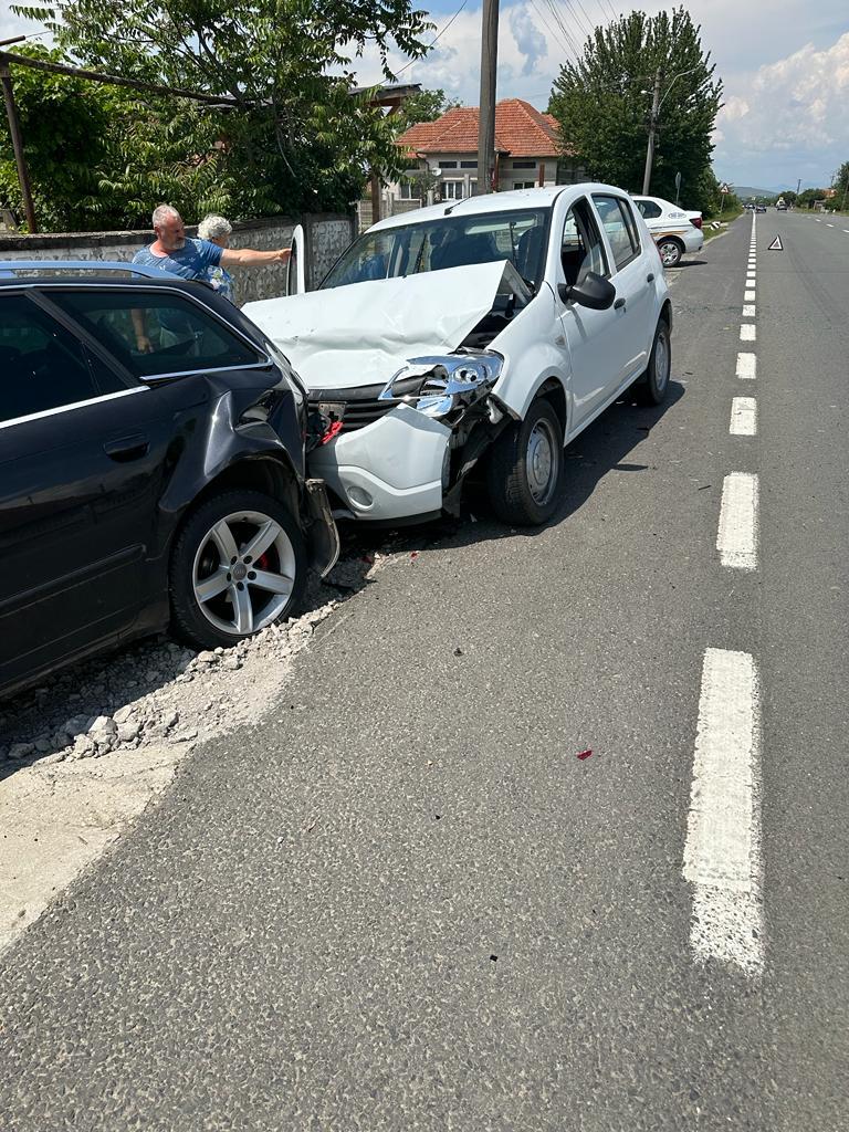 Accident mortal cu trei mașini implicate pe DN 66, în Hunedoara 837966
