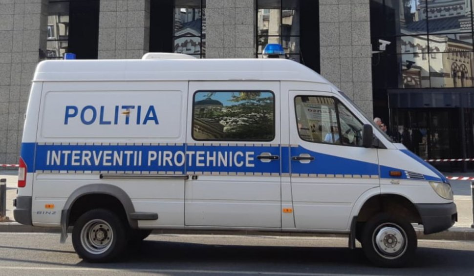 Apel la 112 după ce o femeie a găsit o grenadă defensivă într-o pubelă de gunoi din Drobeta-Turnu Severin
