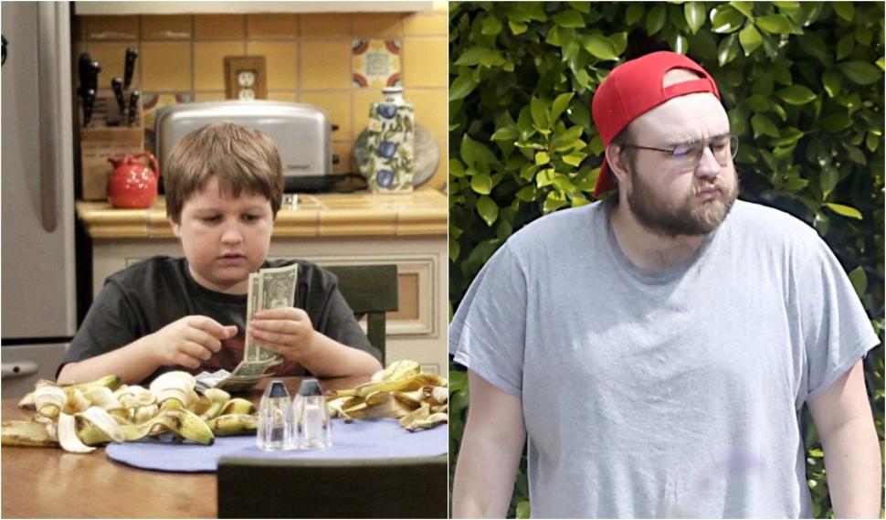 Cum arată astăzi copilul din serialul "Doi bărbați și jumătate". Angus Jones este de nerecunoscut 837848