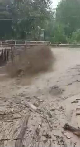 Este Cod roşu! Alertă meteo imediată. Unde loveşte urgia  838068