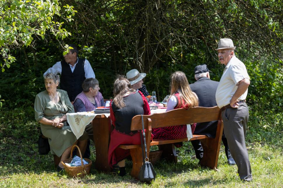 Primele imagini cu Regele Charles al III-lea la picnicul de la Valea Zălanului 838015