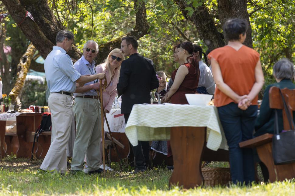 Primele imagini cu Regele Charles al III-lea la picnicul de la Valea Zălanului 838030