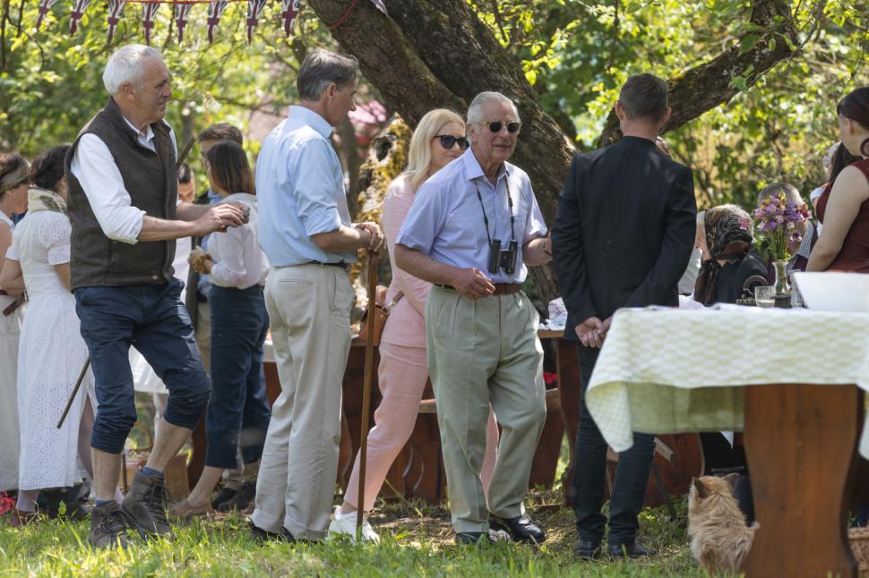 Imaginile cu Regele Charles al III-lea în România au ajuns în presa internaţională  838155