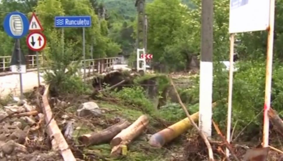 Inundaţii şi viituri în România. "N-am avut ce să mai salvez" | A plouat în câteva ore cât într-o lună  838094