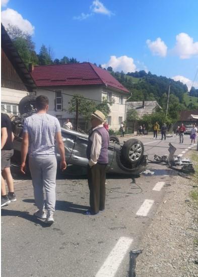 Val de accidente pe şoselele din ţară | 20 persoane rănite în Bistriţa, Vâlcea, Caraş-Severin şi Maramureş 838201