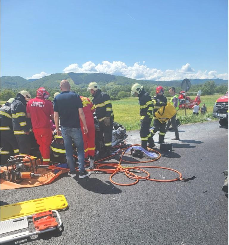 Val de accidente pe şoselele din ţară | 20 persoane rănite în Bistriţa, Vâlcea, Caraş-Severin şi Maramureş 838203
