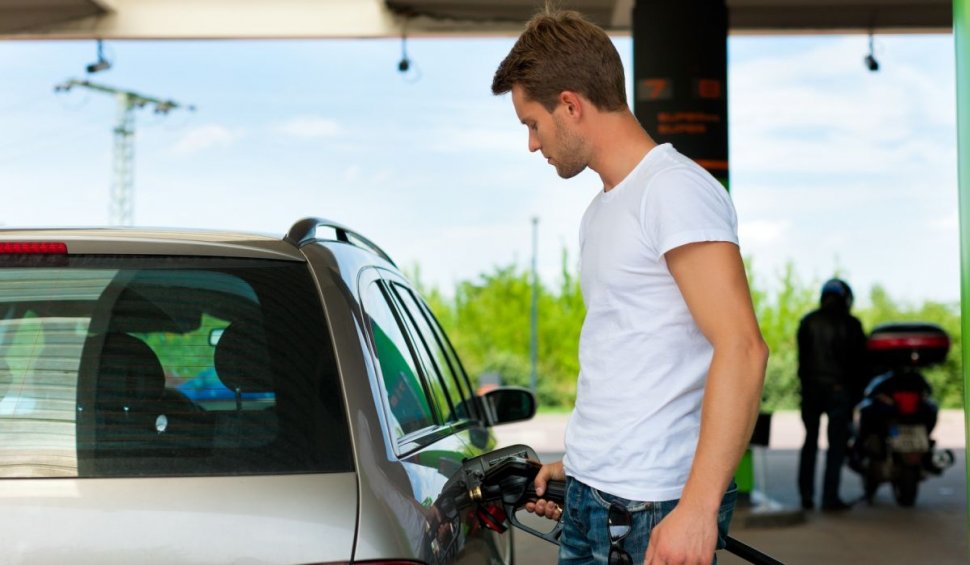 Benzina a ajuns să coste cât motorina. Prețul carburanților în România, astăzi, 5 iunie 2023