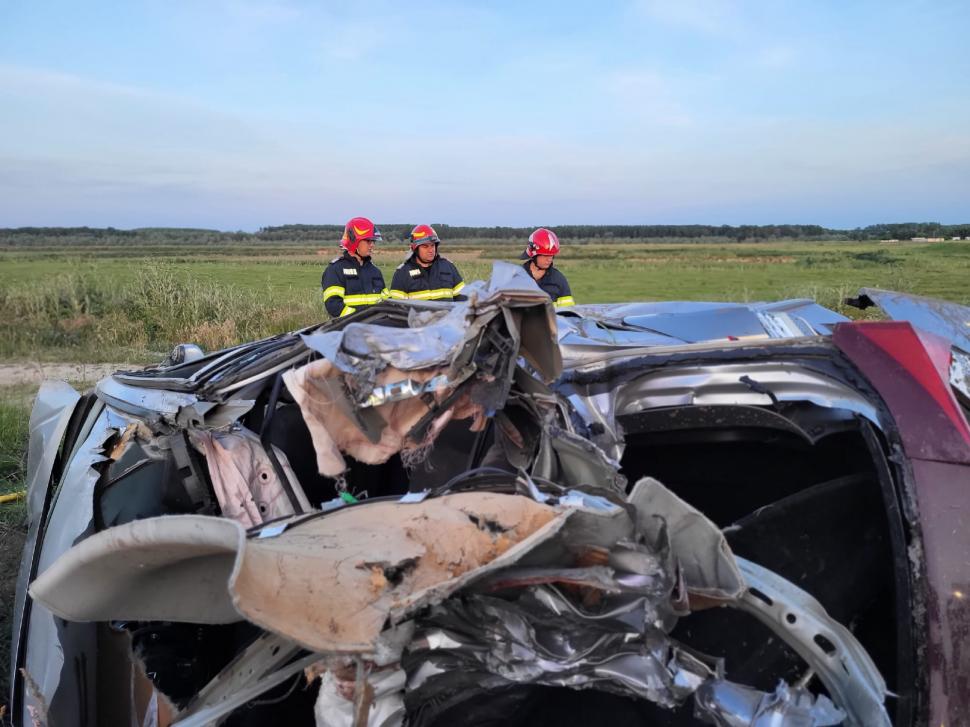 Două persoane au murit după ce mașina în care erau s-a răsturnat, în Giurgiu 838449