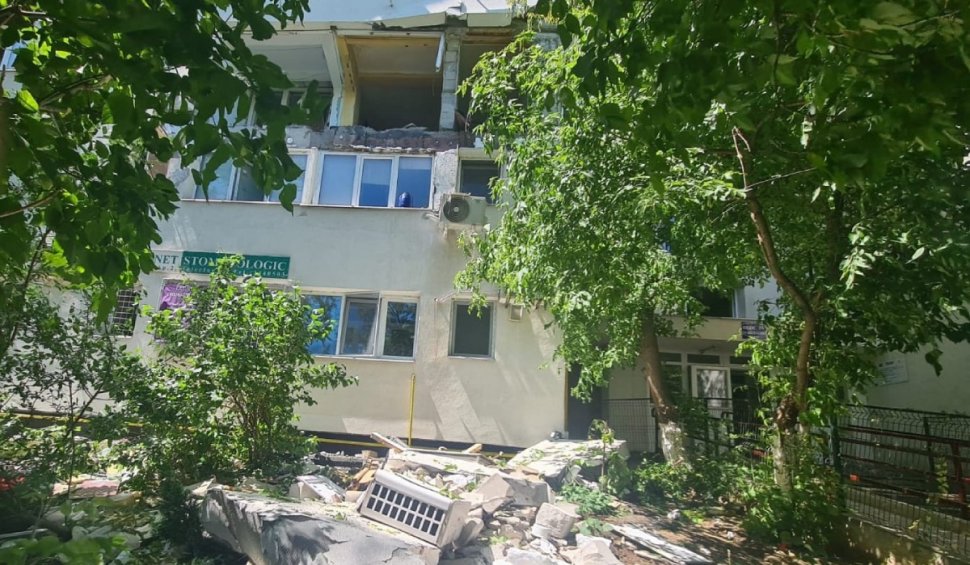 Explozie puternică într-un apartament din Sectorul 3 al Bucureștiului! Un bărbat a fost prins sub o placă de beton