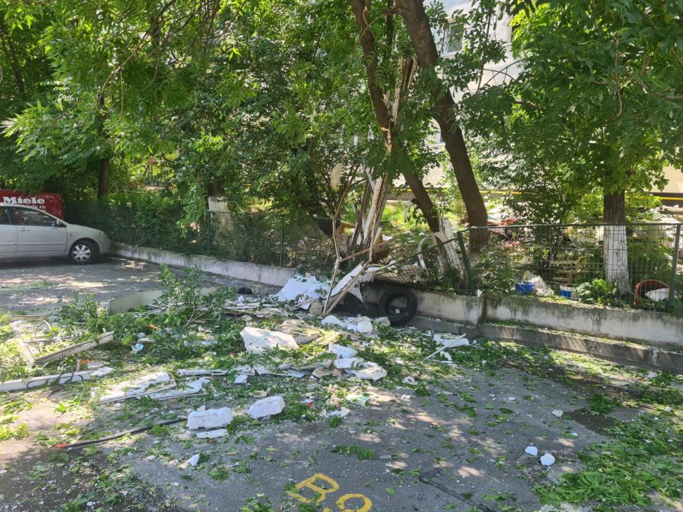 Explozie puternică într-un apartament din Sectorul 3 al Bucureștiului! Un bărbat a fost prins sub o placă de beton 838312