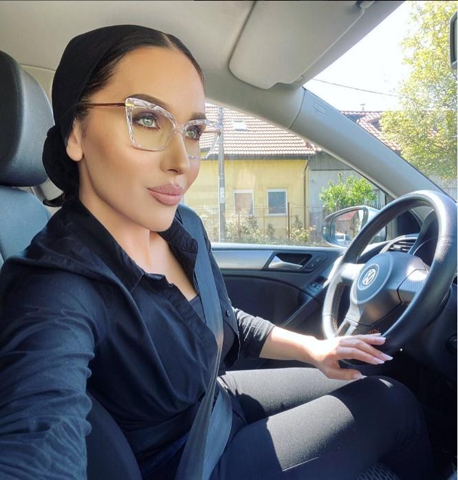 Fosta iubită a lui Nicolae Guţă, în stare gravă la spital, după ce soţul acesteia ar fi lovit-o cu un ciocan în cap 838484