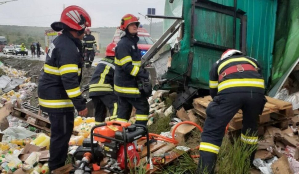 Accident mortal în Cluj! Un șofer de camion a murit în urma impactului