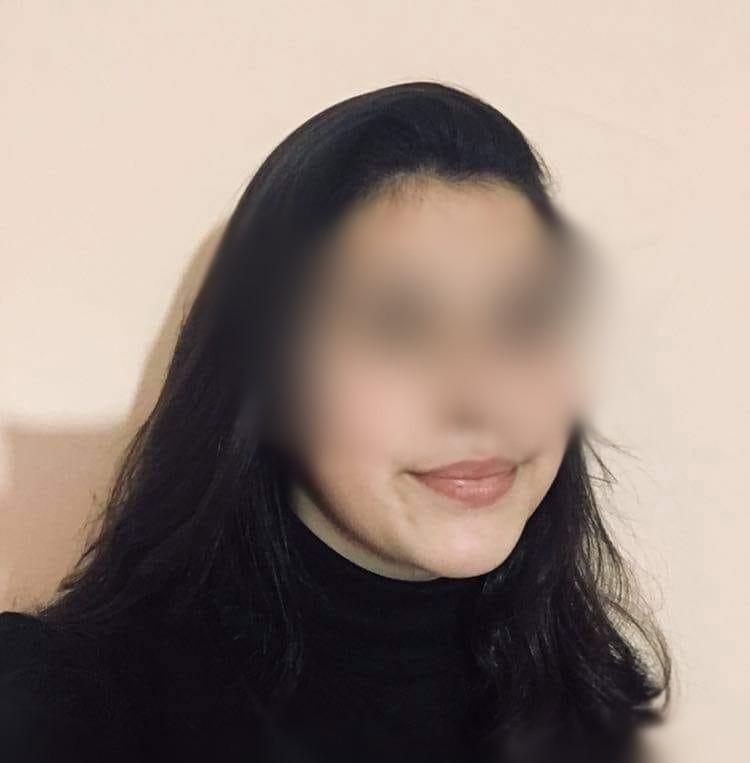 Ea este Andrada, eleva de 17 ani, la un pas de moarte, din vina medicilor. A fost operată de apendicită, deși avea o tumoare 838932