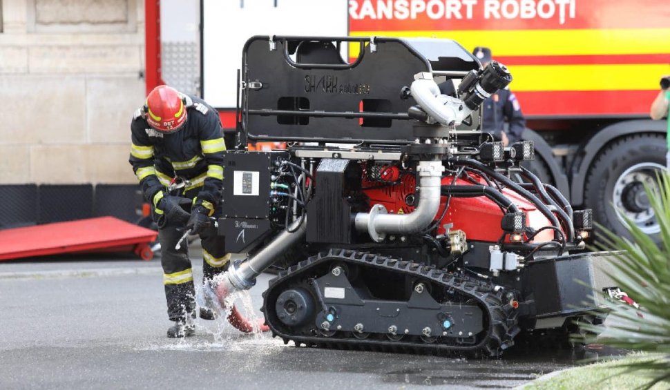 IGSU a achiziționat patru autospeciale dotate cu roboți pentru stingerea incendiilor