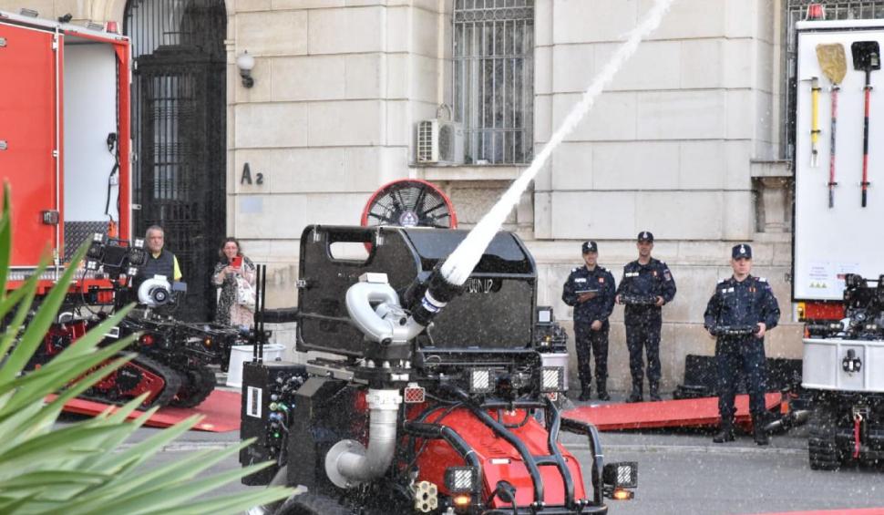 IGSU a achiziționat patru autospeciale dotate cu roboți pentru stingerea incendiilor 838874