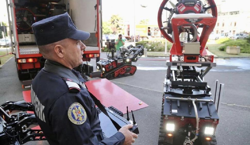 IGSU a achiziționat patru autospeciale dotate cu roboți pentru stingerea incendiilor 838875