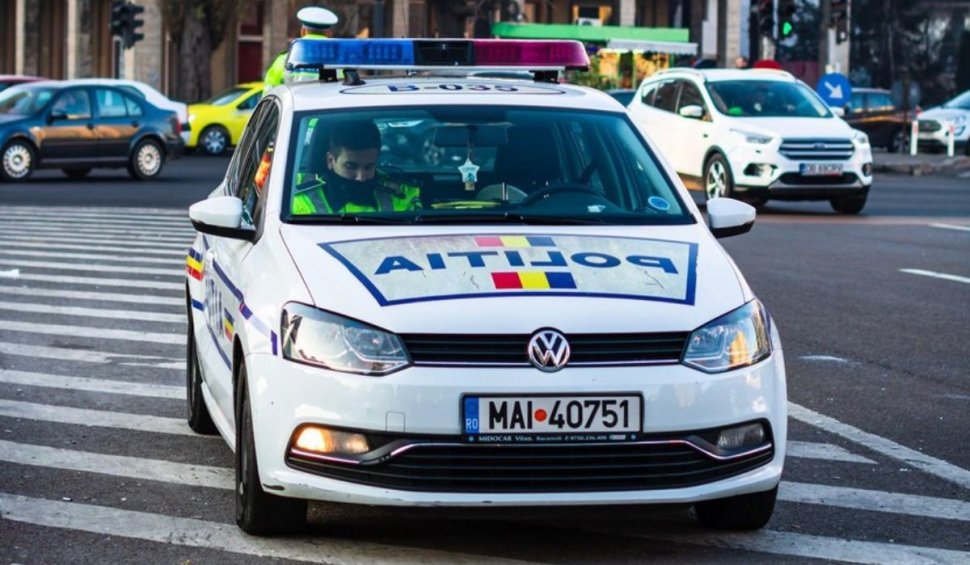 Doi poliţişti au fost răniţi după un accident în misiune pe un bulevard din Berceni