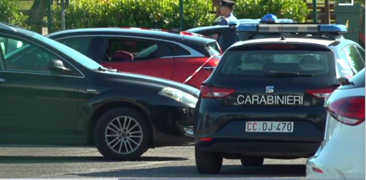 O fetiţă de un an a fost găsită moartă în maşină, după ce tatăl a crezut că a dus-o la creşă, dar a uitat-o în soare, în Italia 839097