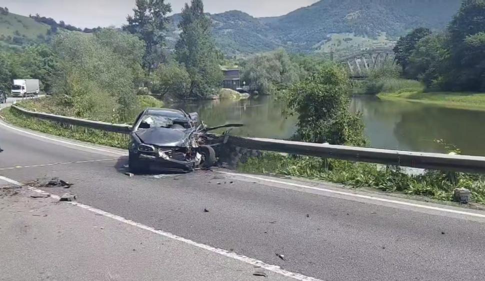 Un bărbat de 52 de ani a murit strivit sub roţile unui TIR, în urma unui accident cumplit în Orşova  839324
