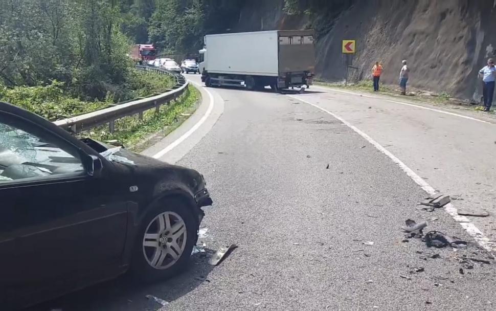 Un bărbat de 52 de ani a murit strivit sub roţile unui TIR, în urma unui accident cumplit în Orşova  839326