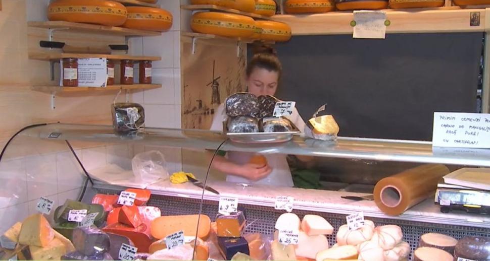 Cât a ajuns să coste un kilogram de brânză de burduf de oaie. Gustarea de brânză cu roşii devine un moft 839584
