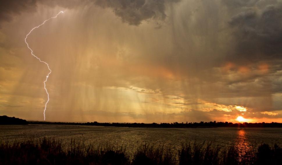 Un nou ciclon mediteranean în România. "Mi se pare catastrofal. Pare a fi uragan, nu ploaie" 839462