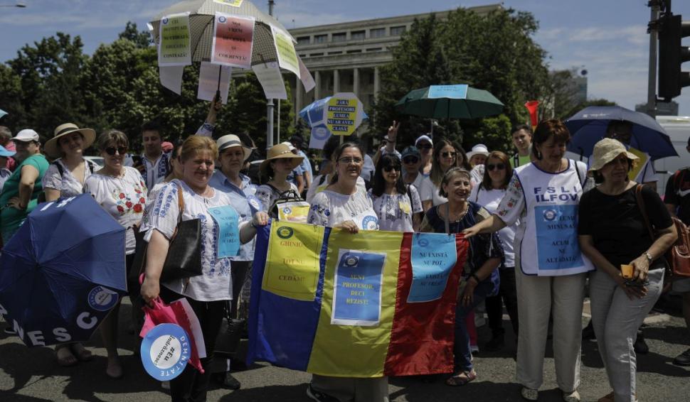Zi decisivă: Profesorii decid astăzi dacă acceptă noua ofertă a Guvernului 839627