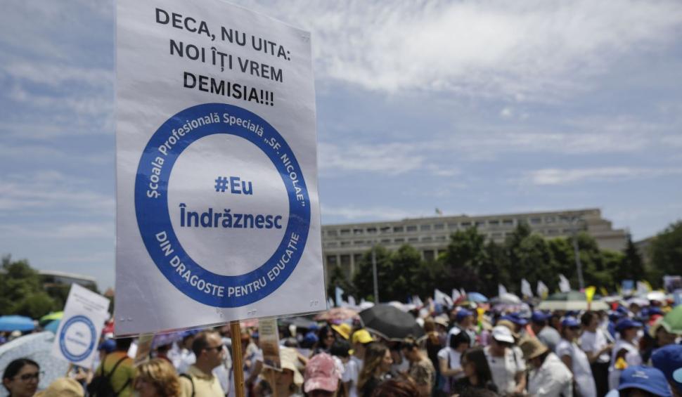 Zi decisivă: Profesorii decid astăzi dacă acceptă noua ofertă a Guvernului 839630