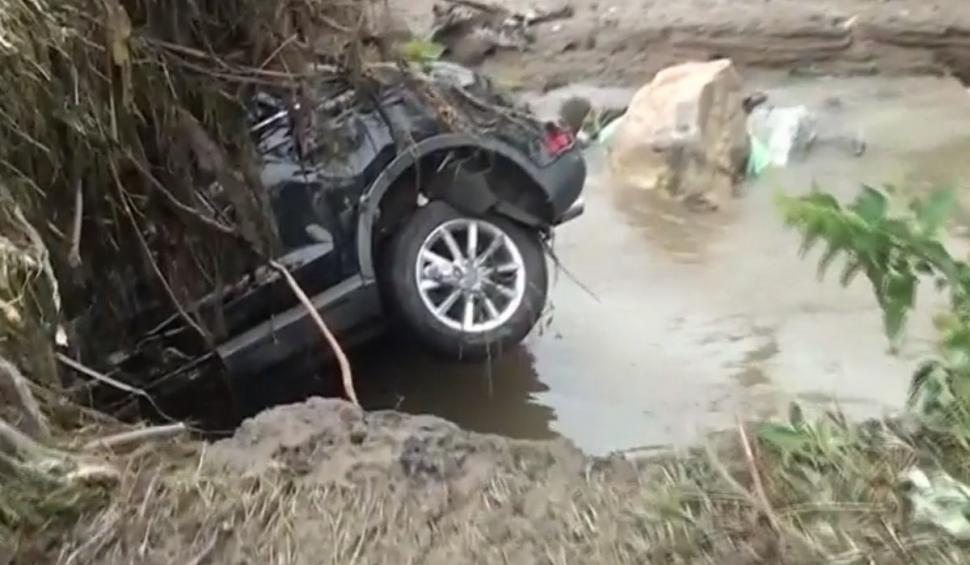 Imagini apocaliptice cu ploile torenţiale care au măturat România | Sute de case au fost inundate 839895