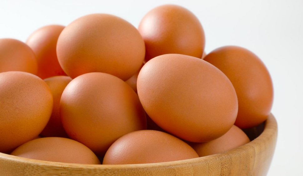 Trei semne ca să recunoşti ouăle de ţară, înainte de a le cumpăra. Mulţi români sunt păcăliţi de producători
