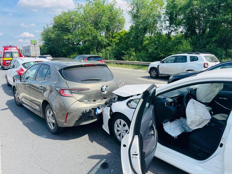 Accident cu cinci mașini pe A1, la intrarea în Bucureşti | Un copil a fost rănit | Traficul este restricționat 840082