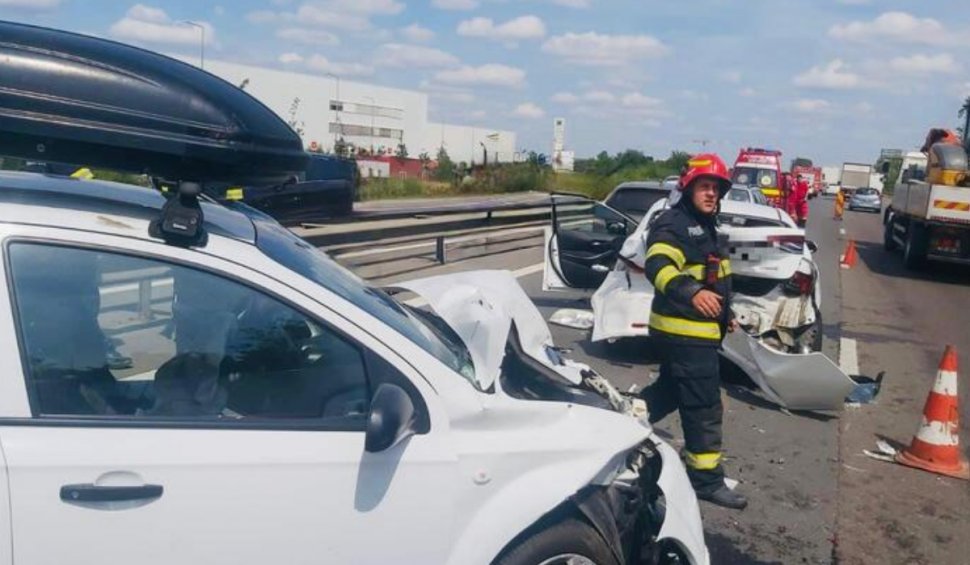 Accident cu cinci mașini pe A1, la intrarea în Bucureşti | Un copil a fost rănit | Traficul este restricționat