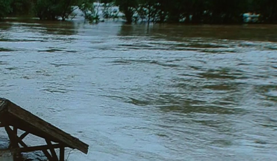 Alertă hidrologică imediată: Cod portocaliu de inundaţii. Lista zonelor de risc