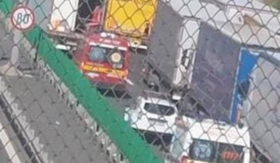 Zeci de oameni, închişi în remorca unui TIR, au început să strige după ajutor în Vama Nădlac 840017