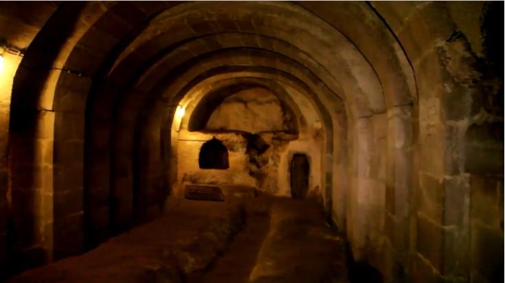 Descoperire inedită făcută de un bărbat în timp ce urmărea o găină în curte, în Turcia 840501