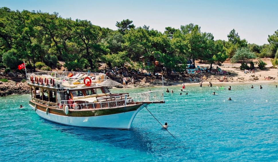 Marmaris, principala atracție a turiștilor. Oamenii se pot bucura de experiențe relaxante, dar și de sporturi extreme 840404