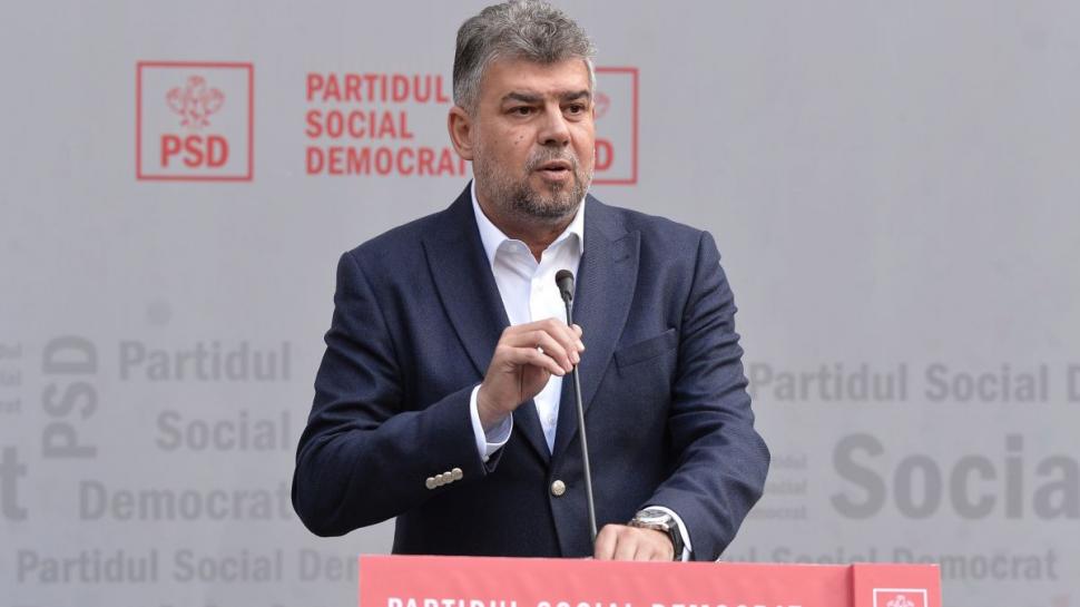 Recunoşti băieţelul simpatic din imagine? | Azi este unul dintre cele mai importante nume din România 840532