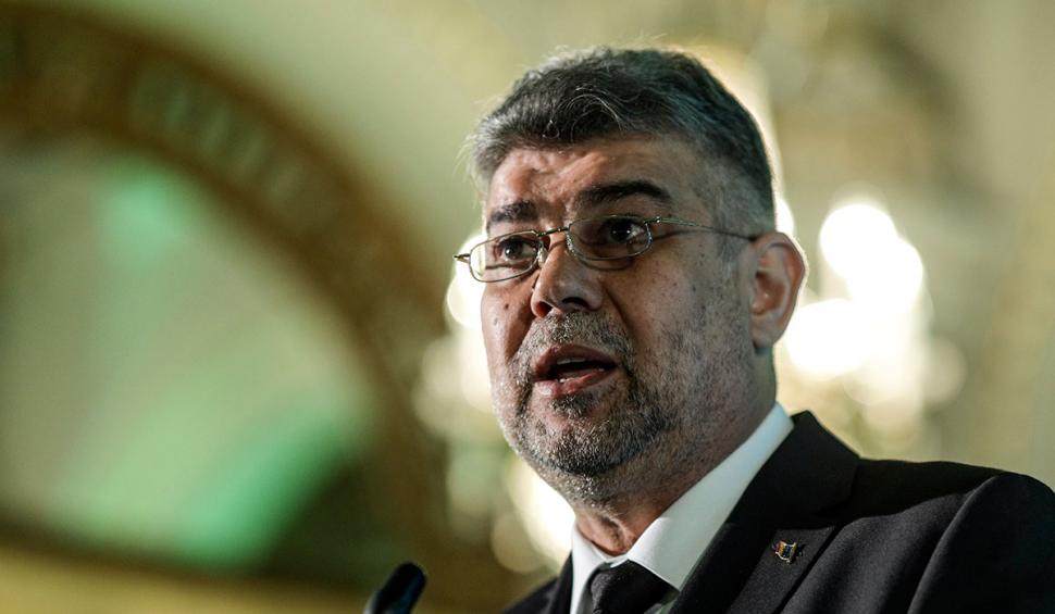 Recunoşti băieţelul simpatic din imagine? | Azi este unul dintre cele mai importante nume din România 840535