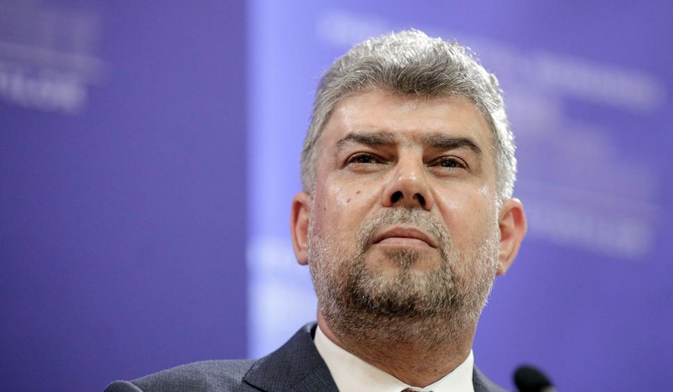 Recunoşti băieţelul simpatic din imagine? | Azi este unul dintre cele mai importante nume din România 840537