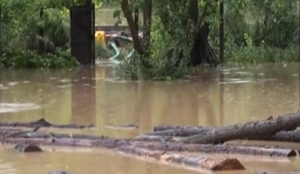 Imagini apocaliptice cu prăpădul lăsat în urmă de furtunile din România | În ce zone există încă pericol 840735