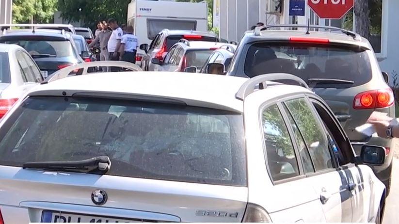 Haos la granițe | Turiştii care vor să îşi petreacă vacanţa în Grecia stau şi 9 ore la cozi 840681