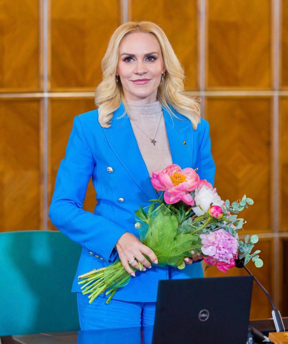 Gabriela Firea: ”Cu mâna pe Biblie, mi-am asumat continuarea mandatului ca ministru al Familiei, Tineretului și Egalității de Șanse!” 840849