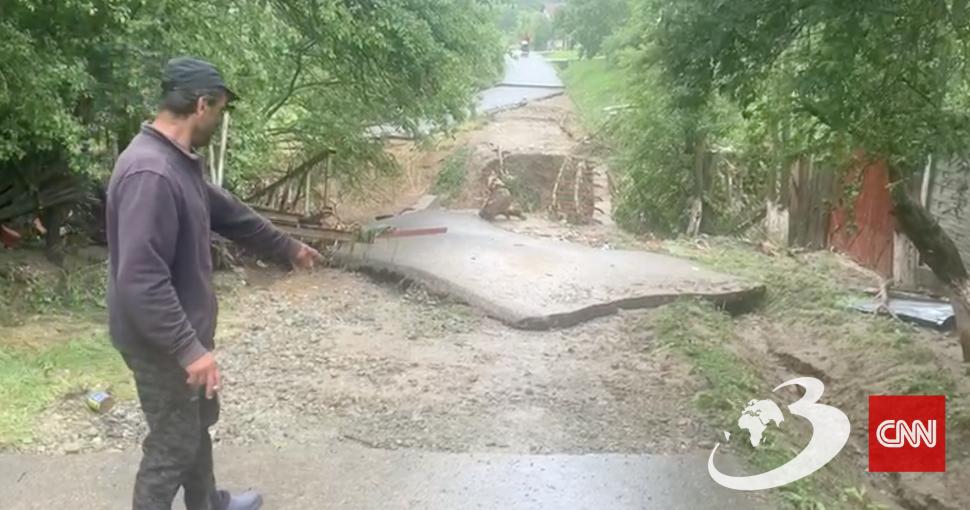 Fenomenele extreme fac prăpăd: Un pod s-a surpat din cauza ploilor puternice și a inundațiilor, în Dolj 840852