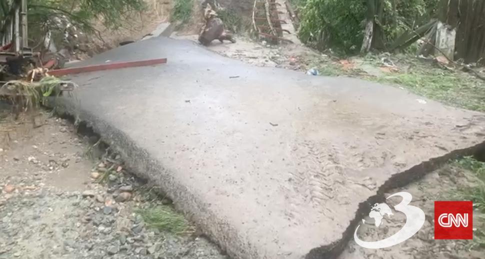 Fenomenele extreme fac prăpăd: Un pod s-a surpat din cauza ploilor puternice și a inundațiilor, în Dolj 840853